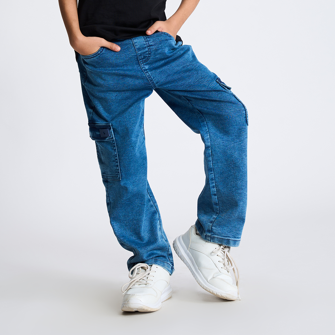 6 FUNCTIONAL POCKETS