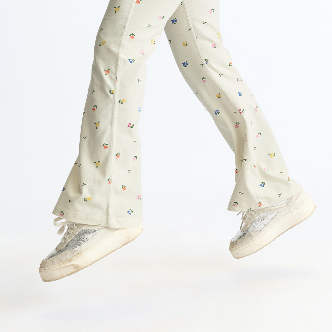 EASY FLARE FIT